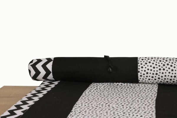 משטח החתלה משולב צבעים שחור לבן