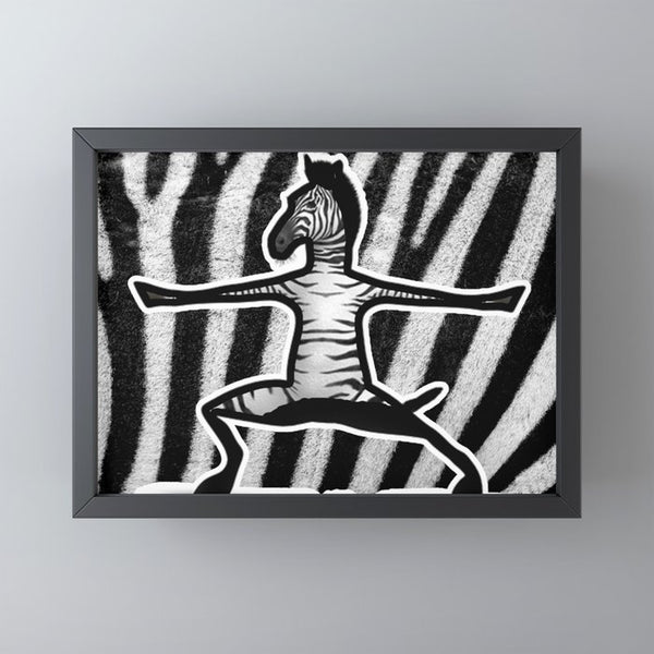 תמונת מיני ארט ממוסגרת זברה יוגה - מסגרת שחורה
