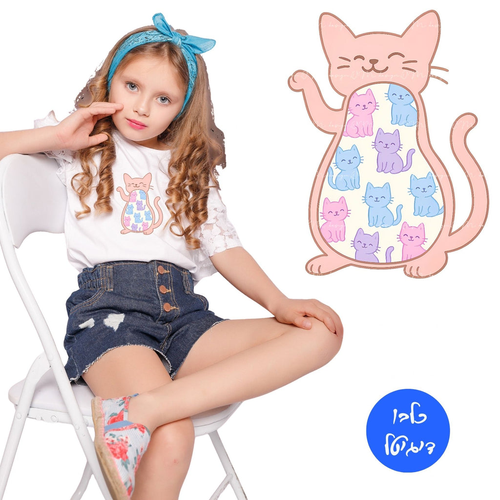 עיצוב חתול ורוד עם גורי חתולים ורודים תכולים וסגולים
