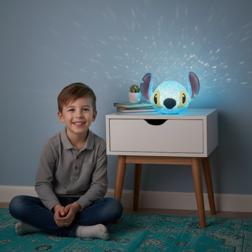 מנורת לילה סטיץ' עם אפקט תאורה צבעוני בתלת־ממד