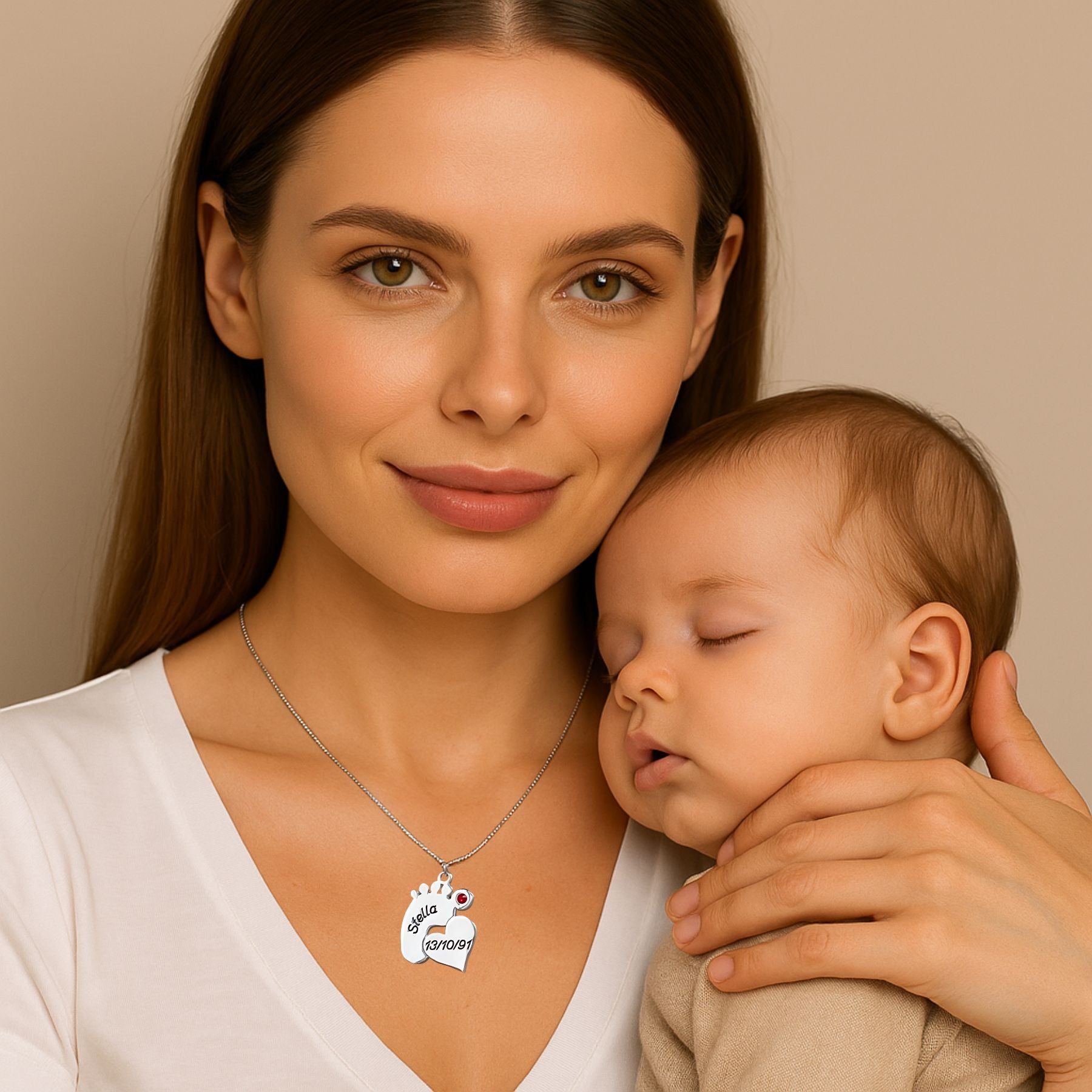 דוגמת חריטת שם ותאריך לידה על שרשרת ליולדת