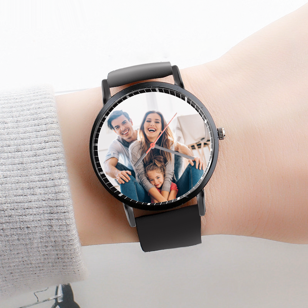 שעון קוורץ עם תמונה בהתאמה אישית רצועת פלסטיק שחור
