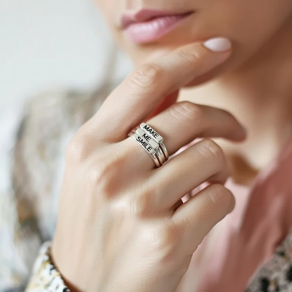 טבעת שם מלבנית דקה מושחרת - 1-5 טבעות בהתאמה אישית