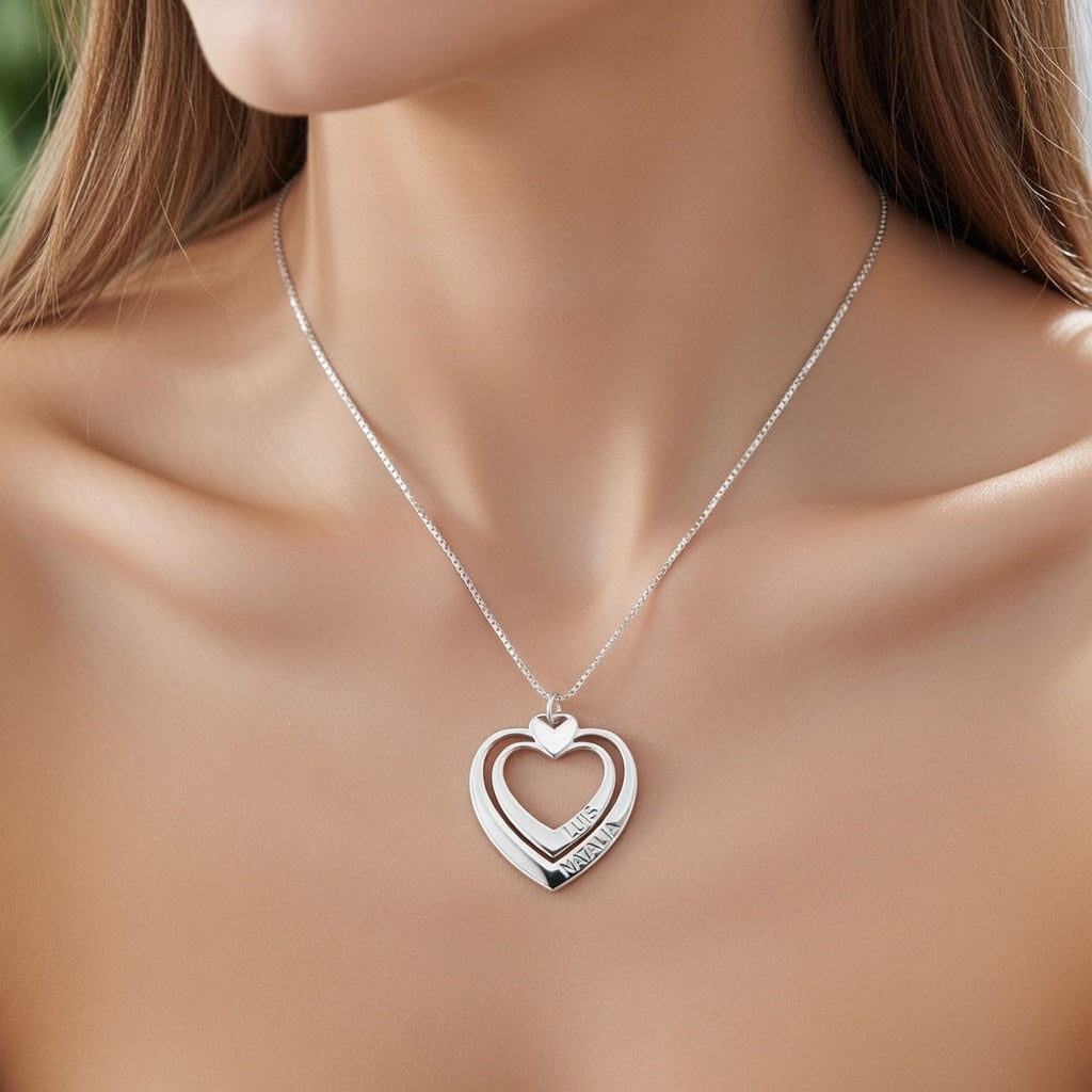 תליון לב כפול עם חריטת שמות בהתאמה אישית