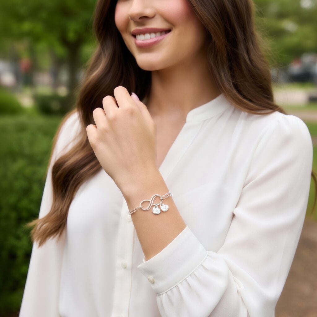 צמיד אינפיניטי עם שני לבבות בהתאמה אישית