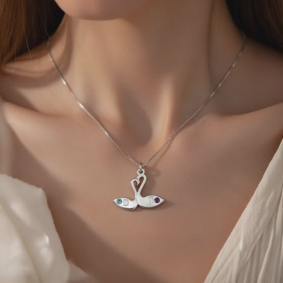 שרשרת ברבורי אהבה עם אותיות וקריסטלים סרטון