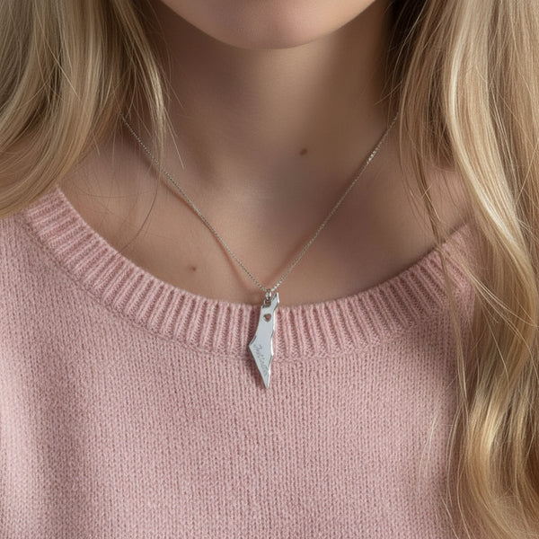 שרשרת מפת ישראל עם שם בהתאמה אישית